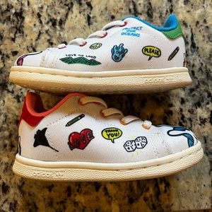ONLY WORN ONCE! Adidas one of a kind Toddler shoe size 7!